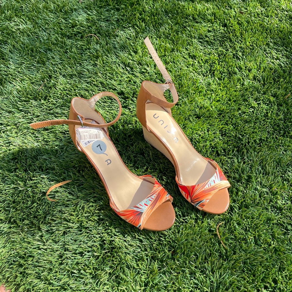 NWT Unisa Wedges | Size 7.5